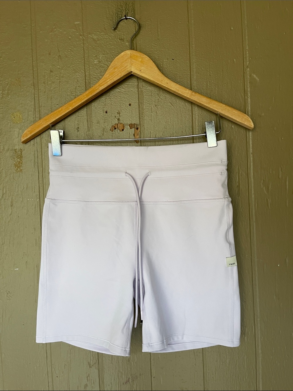 Vuori Women’s Daily Biker Light Lavender Drawstring Active Shorts Size M